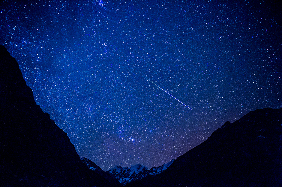 Starry nightsky in Himalaya, shooting star